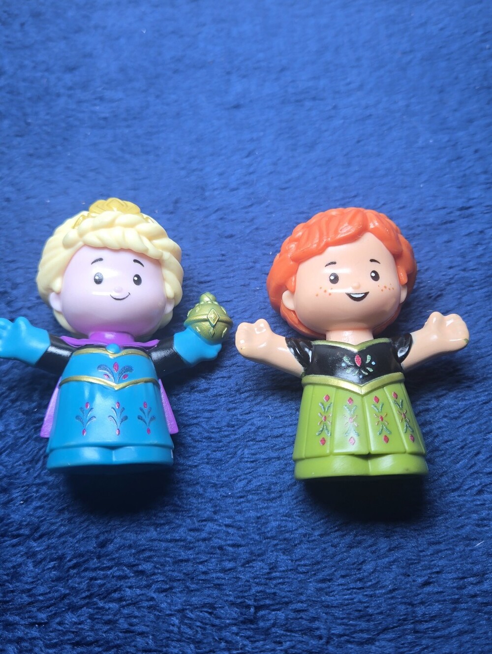 Fisher Price Little People Disney Frozen Anna and Elsa Figures 2019
